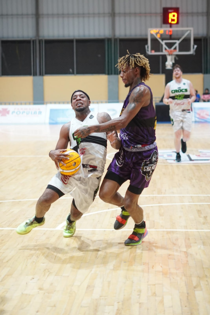 Inicia la United Cup, Kelvin Peña comanda en primera victoria del torneo