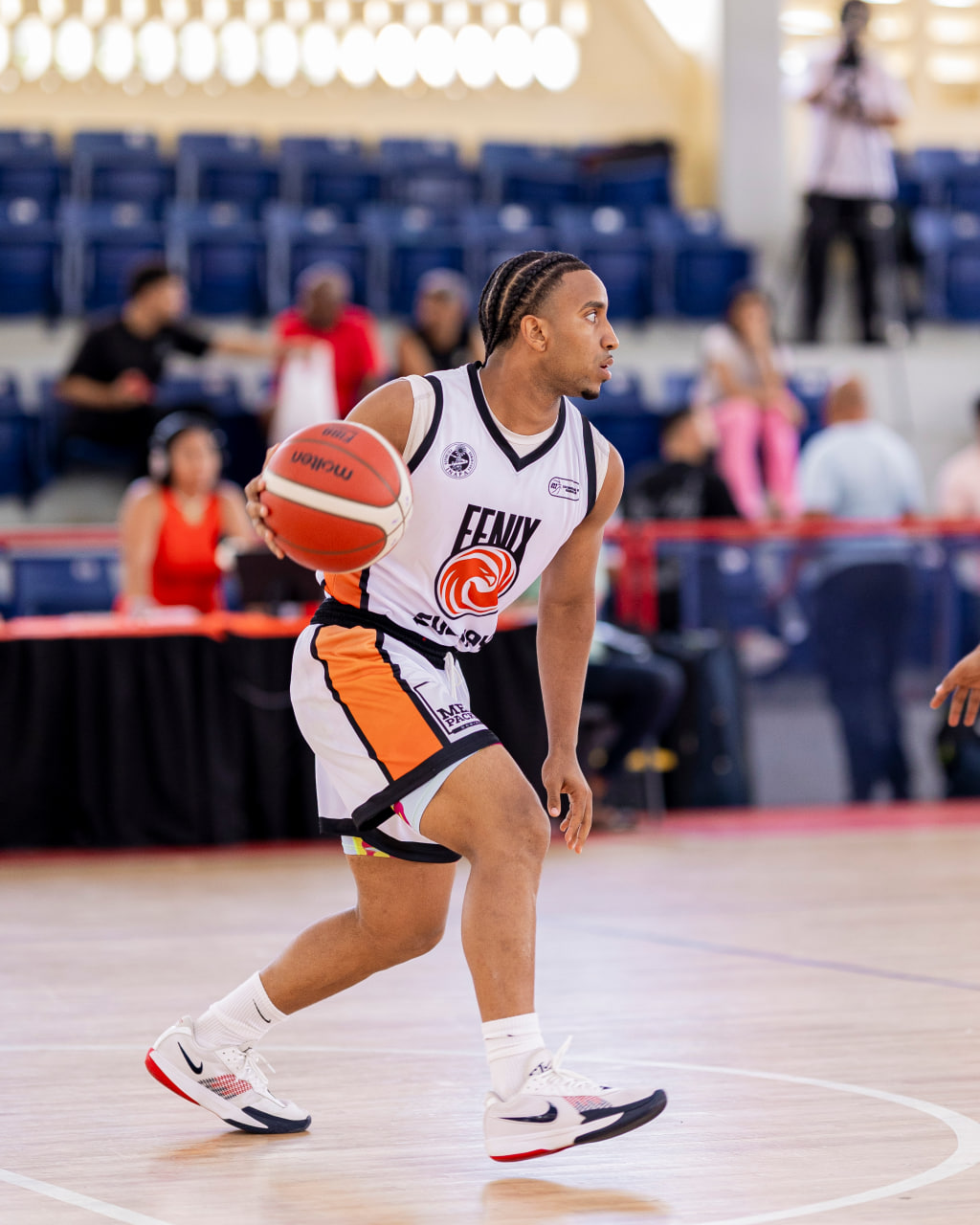 FÉNIX BASKETBALL HUNDE NAVEGANTES EN SANTIAGO; MCGRADY RODRÍGUEZ REALIZÓ DOBLE DOBLE DESDE